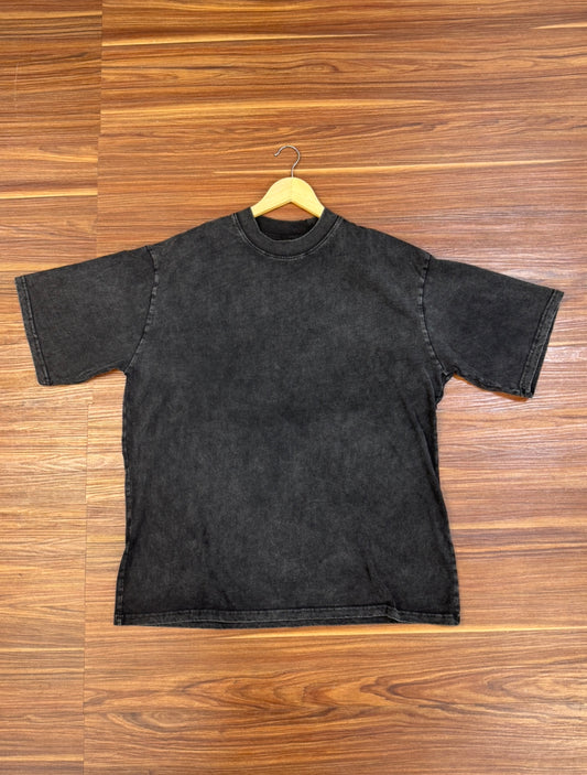 Plain acid Wash tee in black