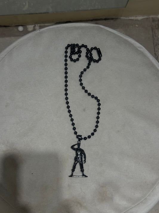 SOLDIER NECKLACE IN BLACK