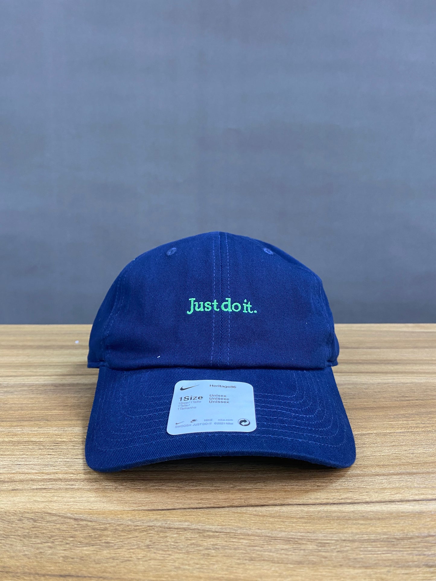 Nike just do it hat in navy