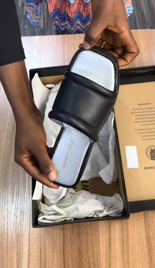 Kenneth Cole platform in black