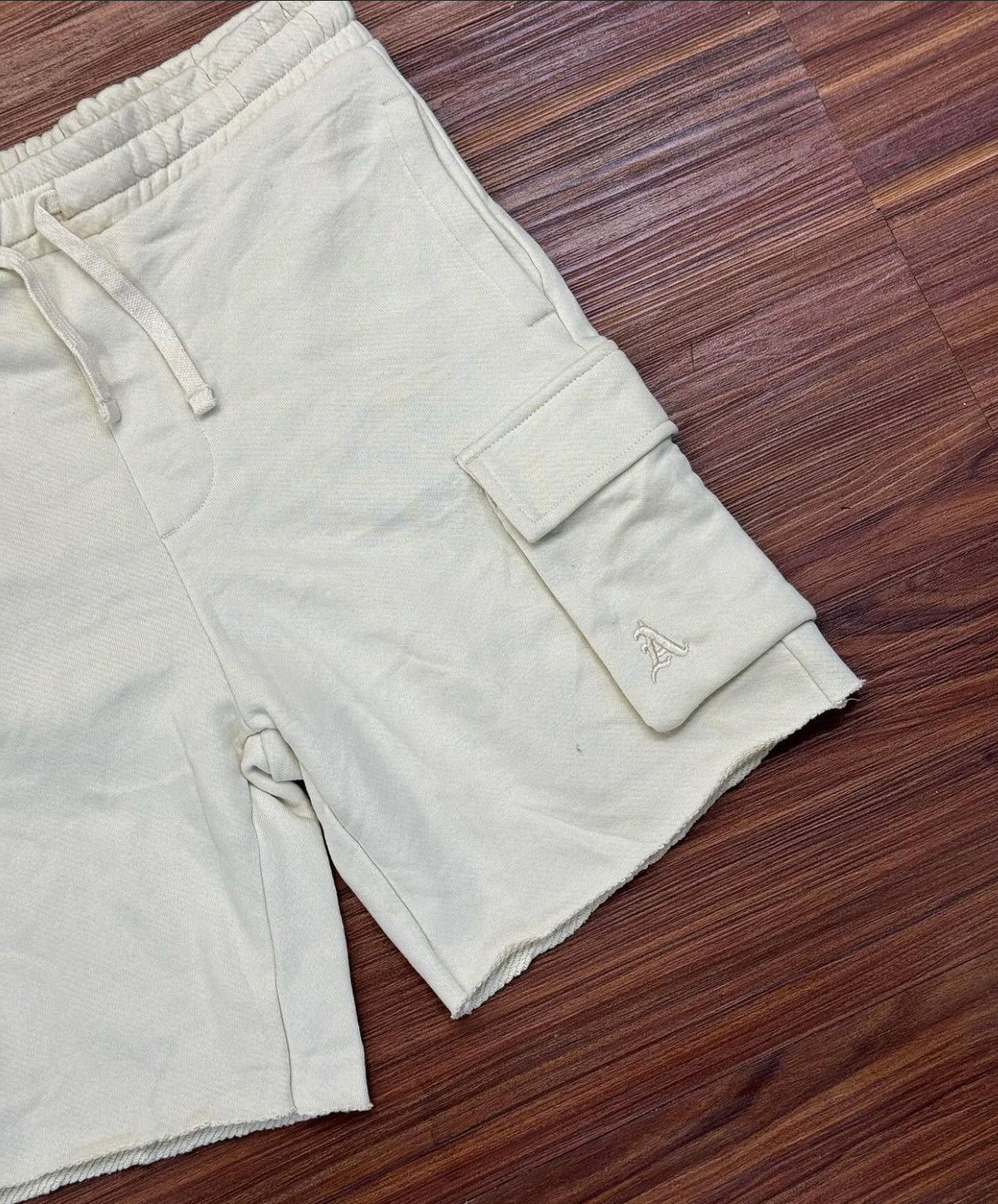 Combat sweat short in cream