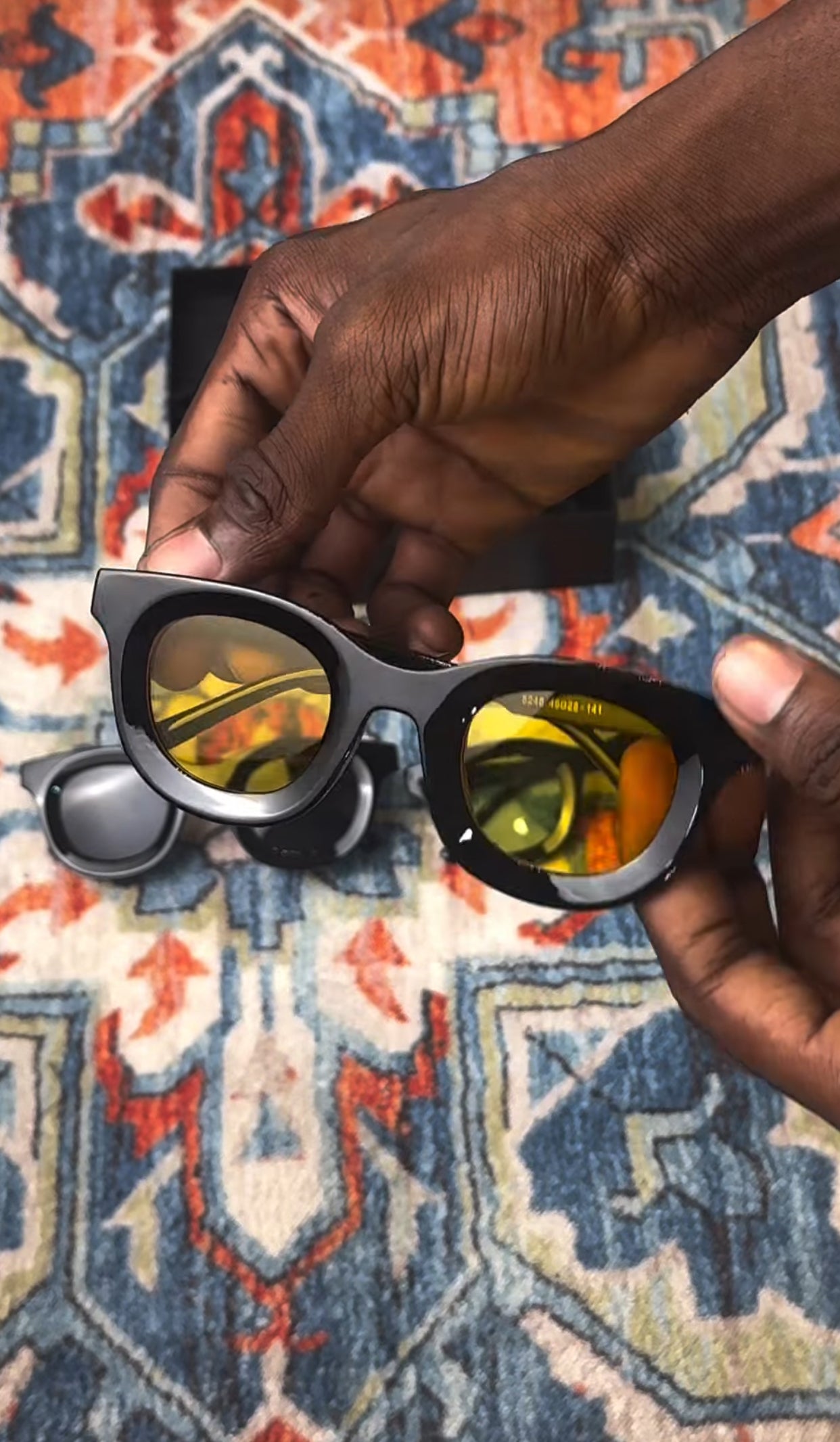 Retro round Sunglasses in yellow