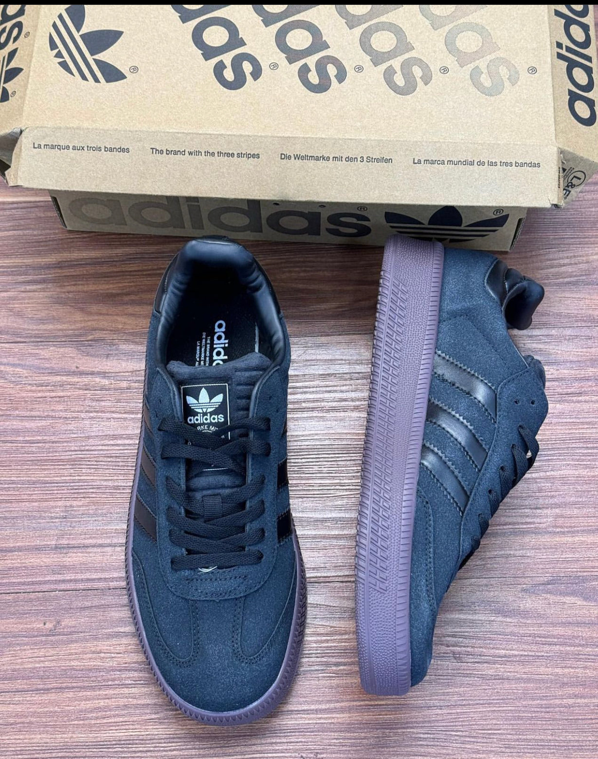 Adidas sneakers in navy