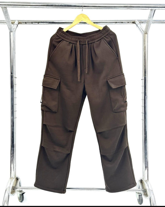 Heavy weight combat jogger pant in
chocolate