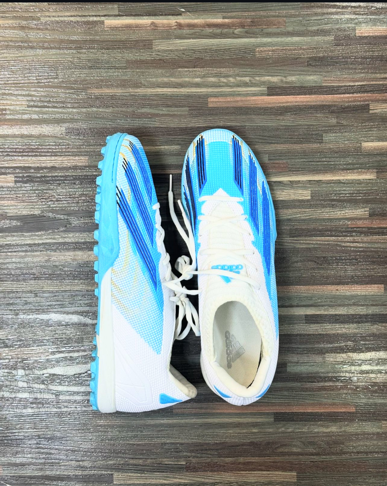 Studless football boot