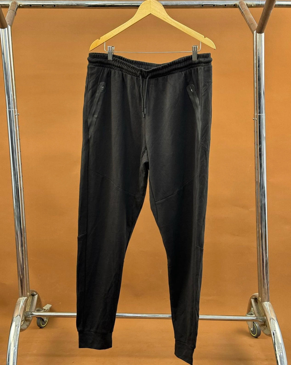 Jogger pant in black