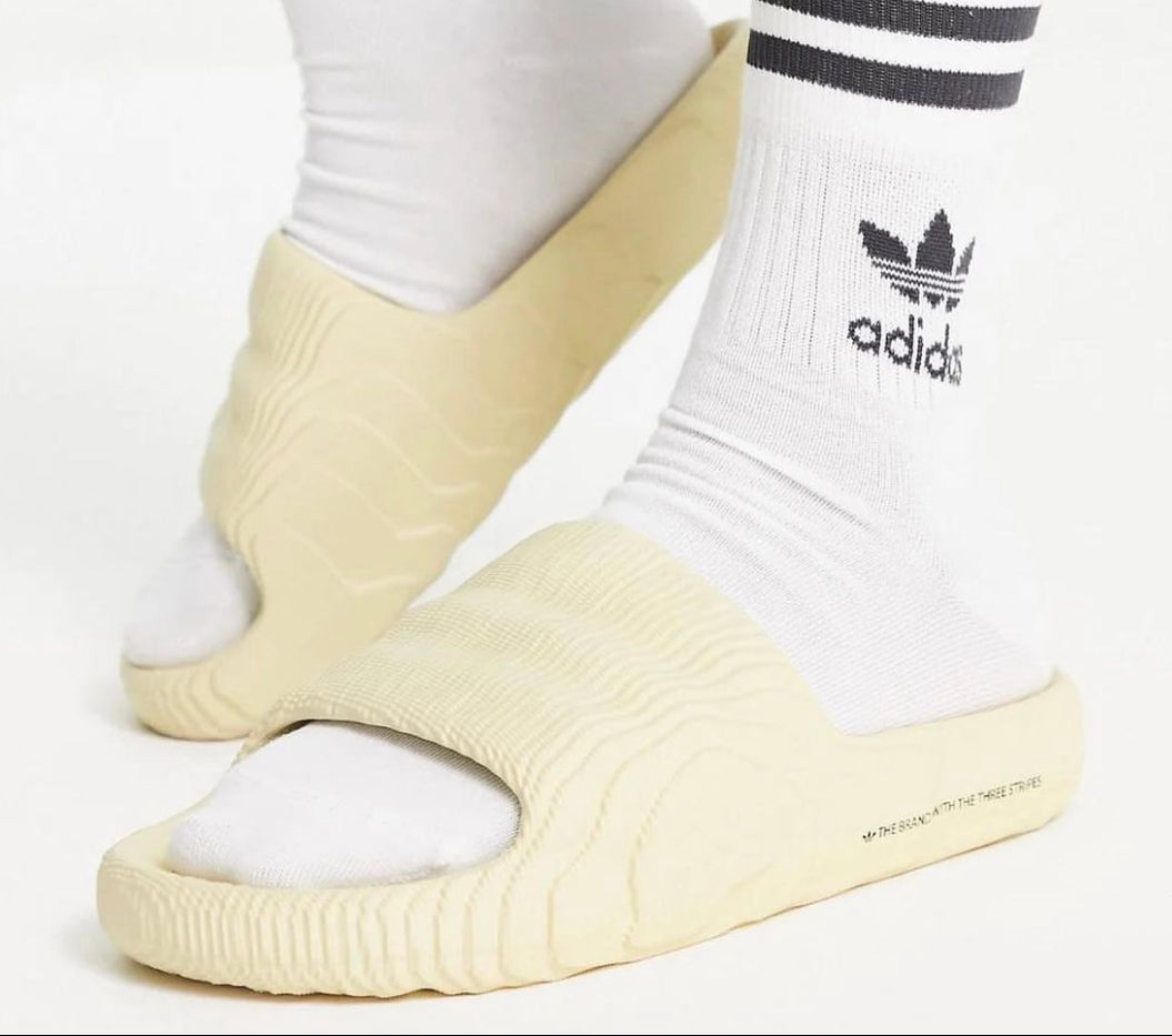 Adidas adilette 22 slides in cream