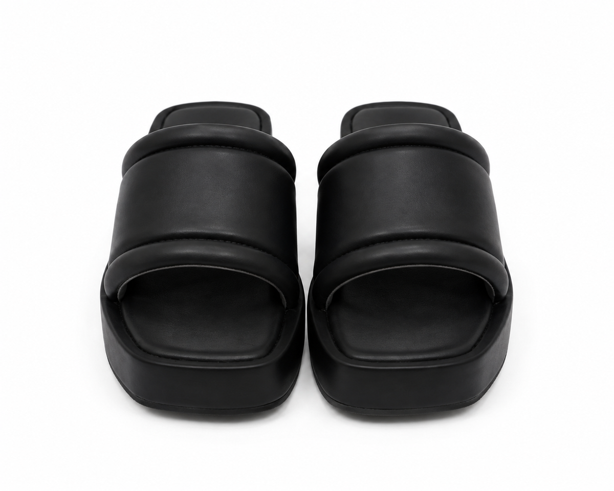 Kenneth Cole platform in black