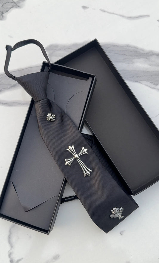 CHROME OF HEART TIE