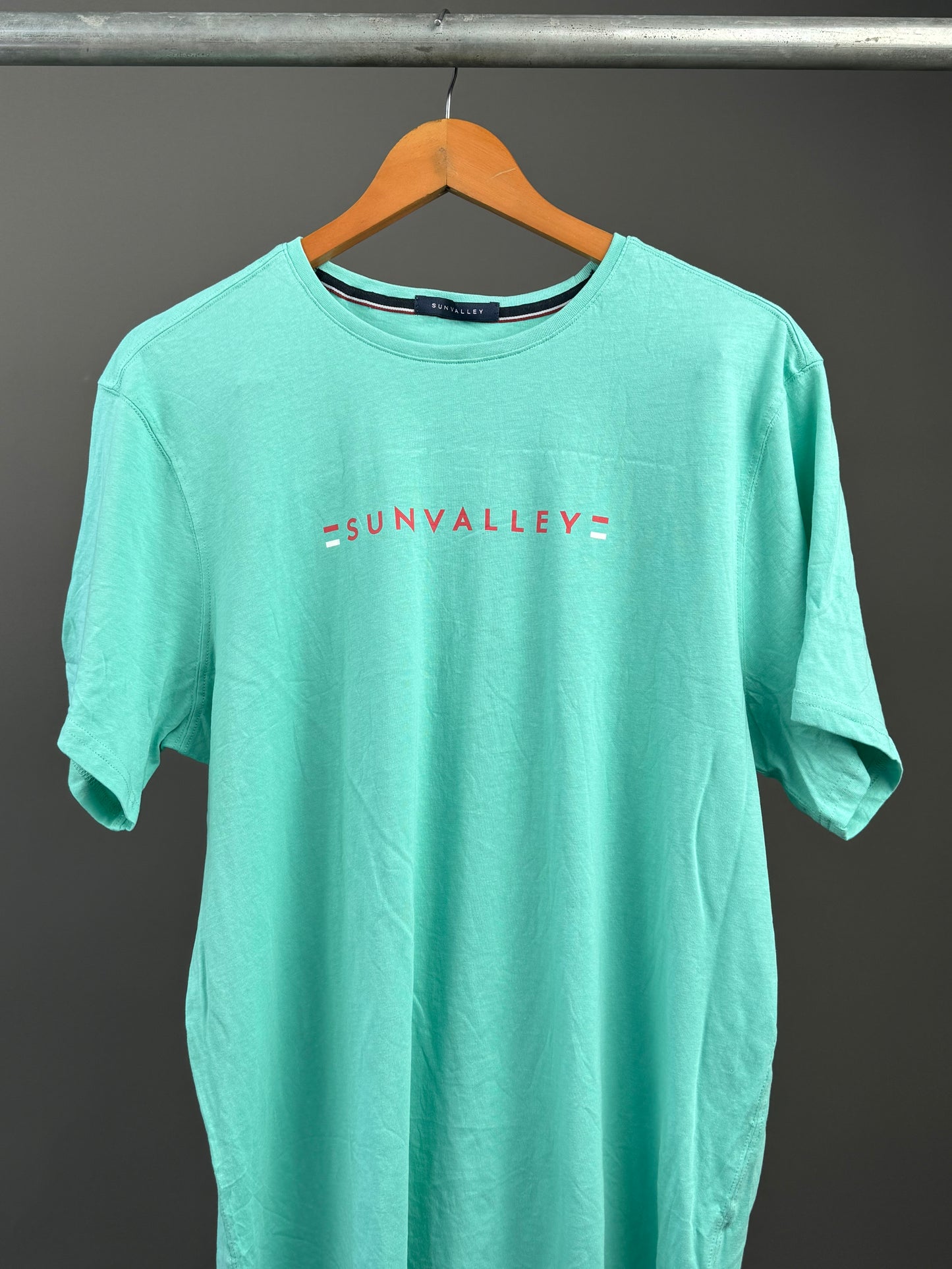 Sun valley tee