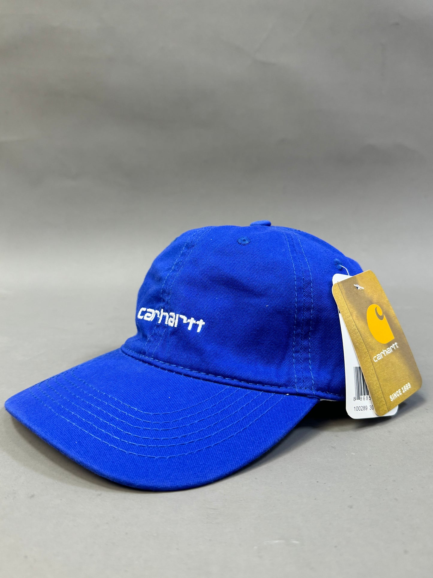 Carhartt hat in blue