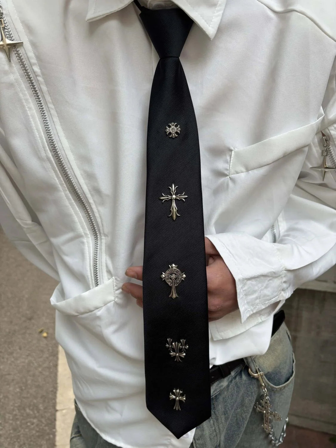 CHROME OF HEART TIE
