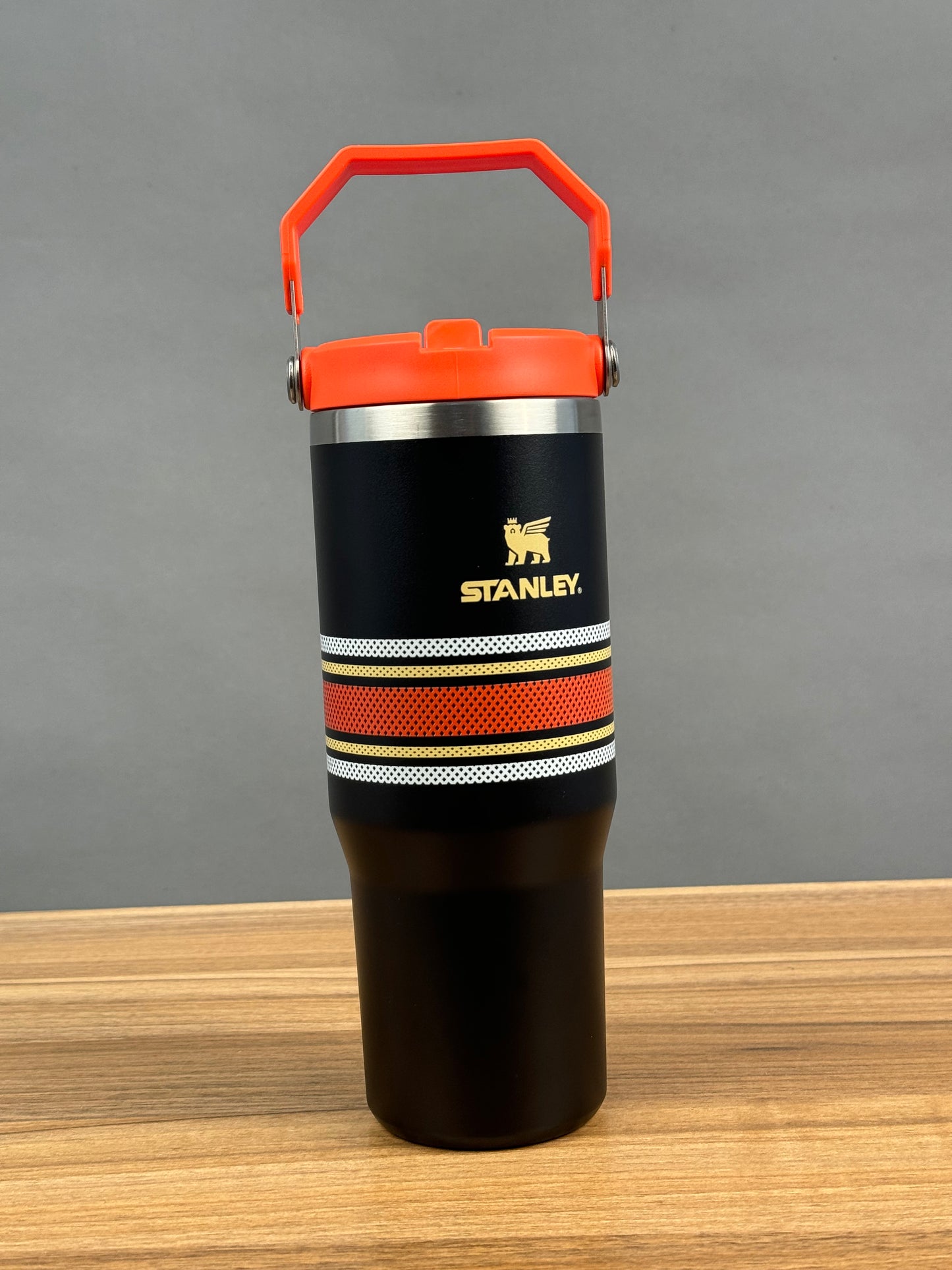 Flip straw Tumbler in black