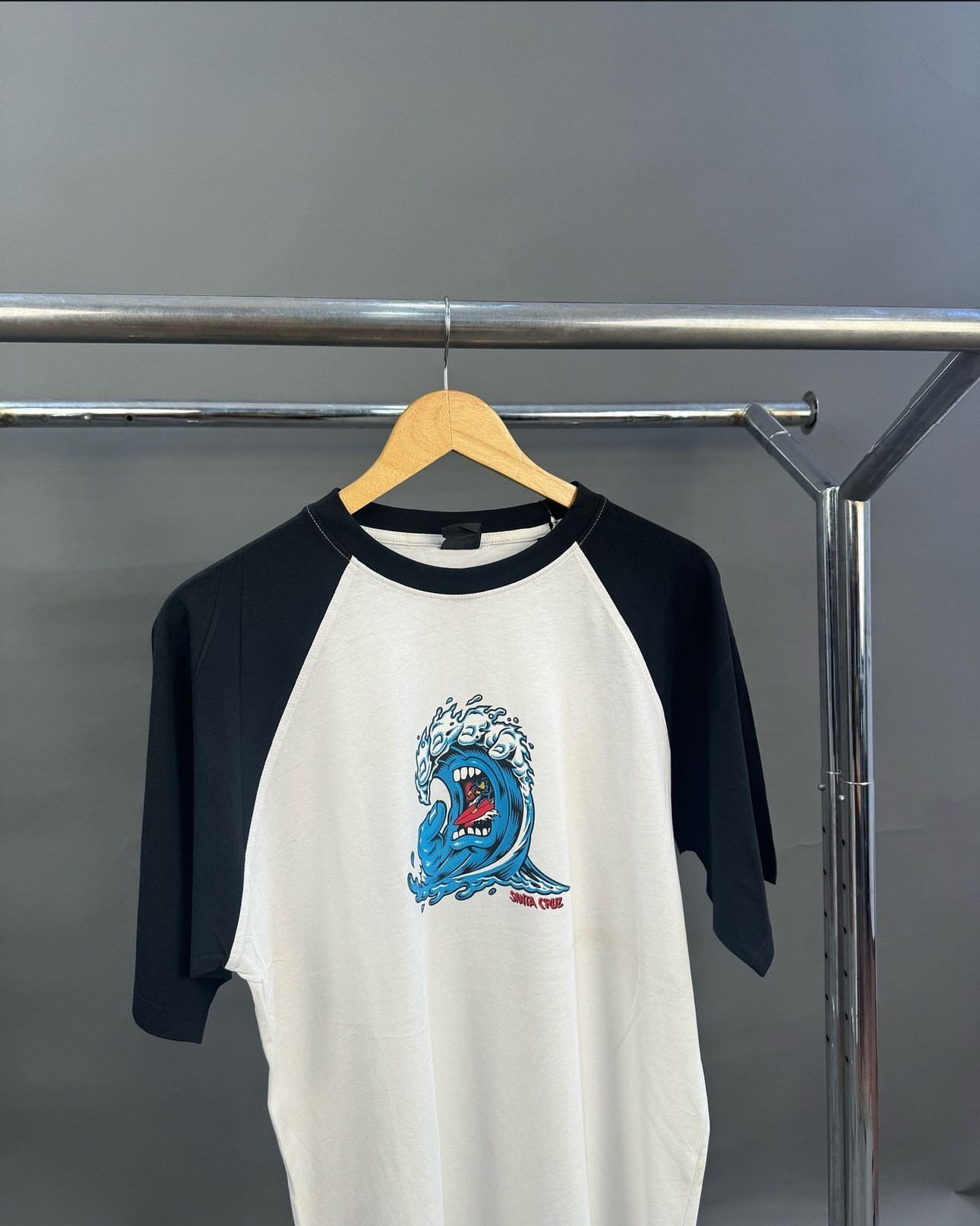 Santa Cruz tee