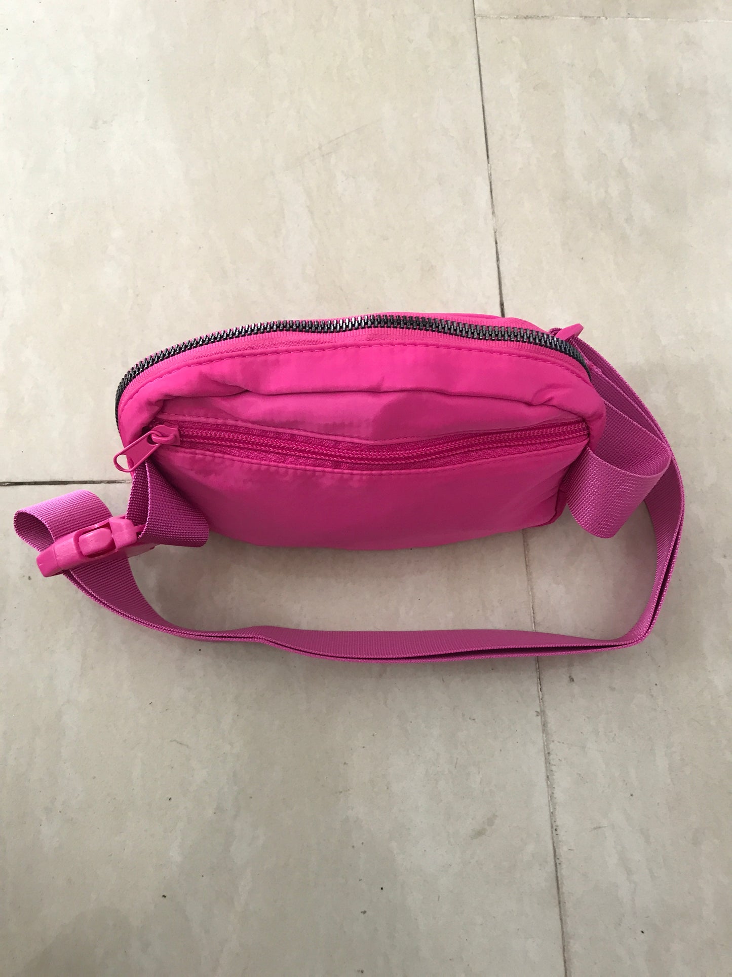 Waist pouch in pink by