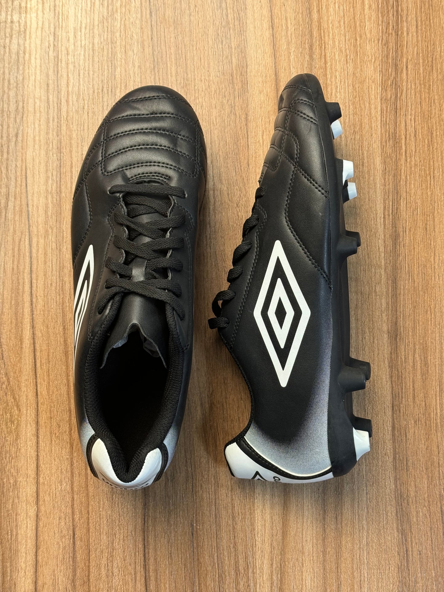 Umbro soccer boot