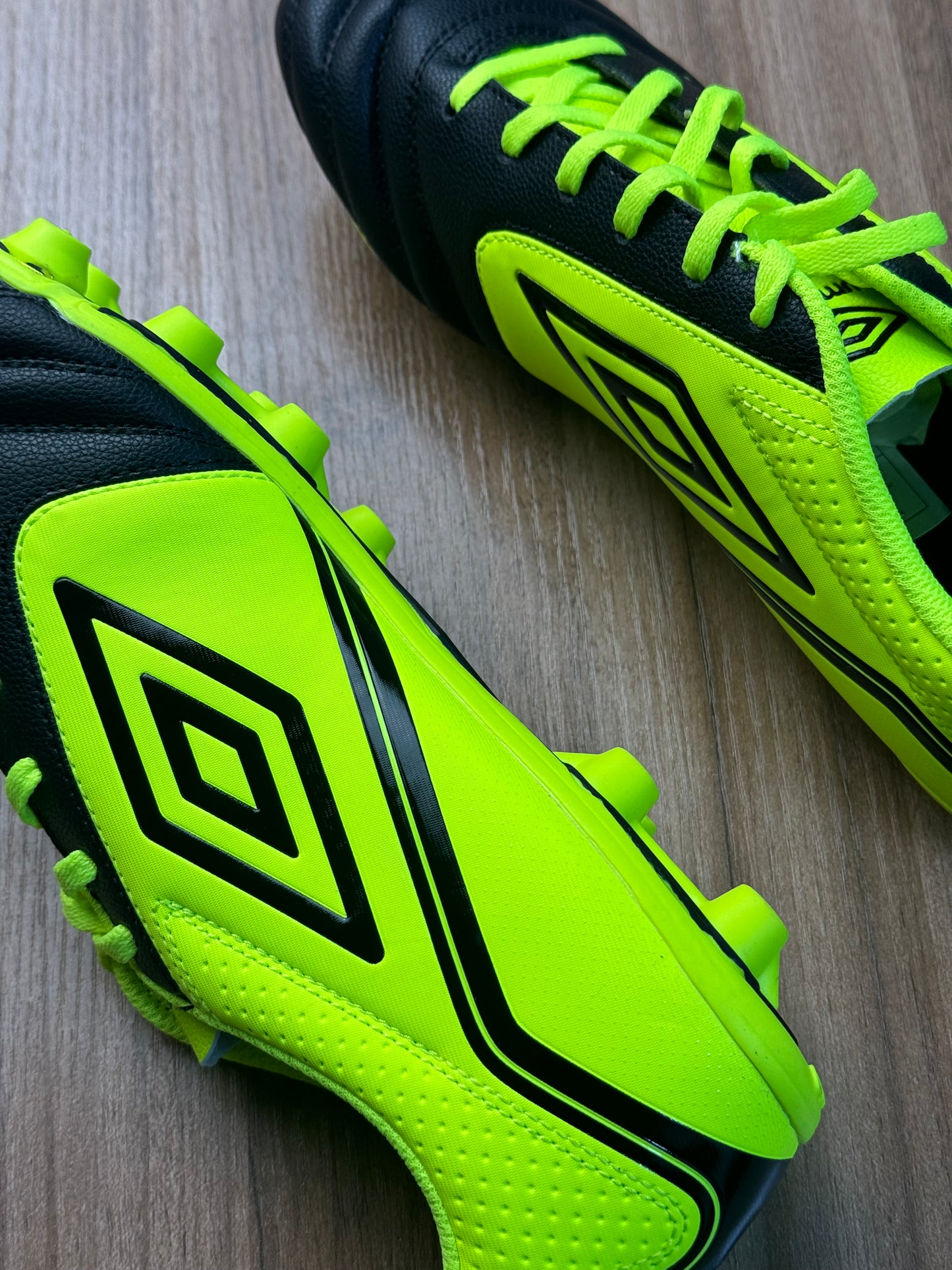 Umbro soccer boot