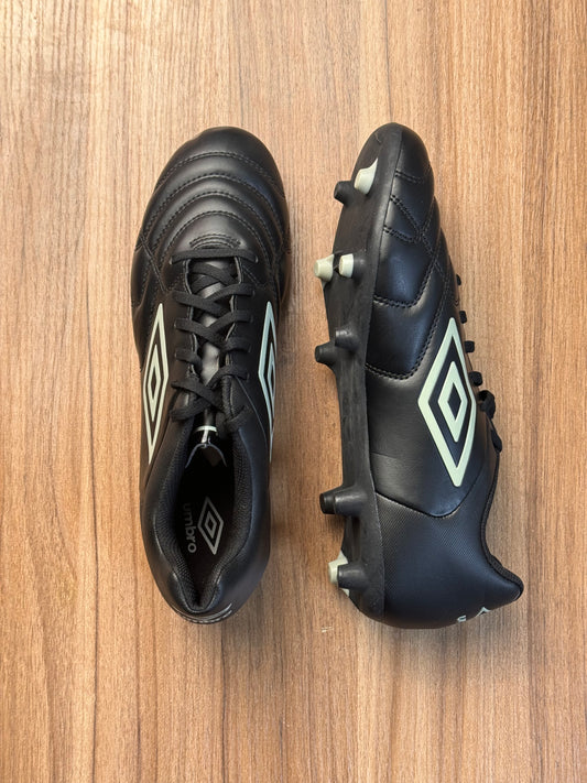 Umbro soccer boot