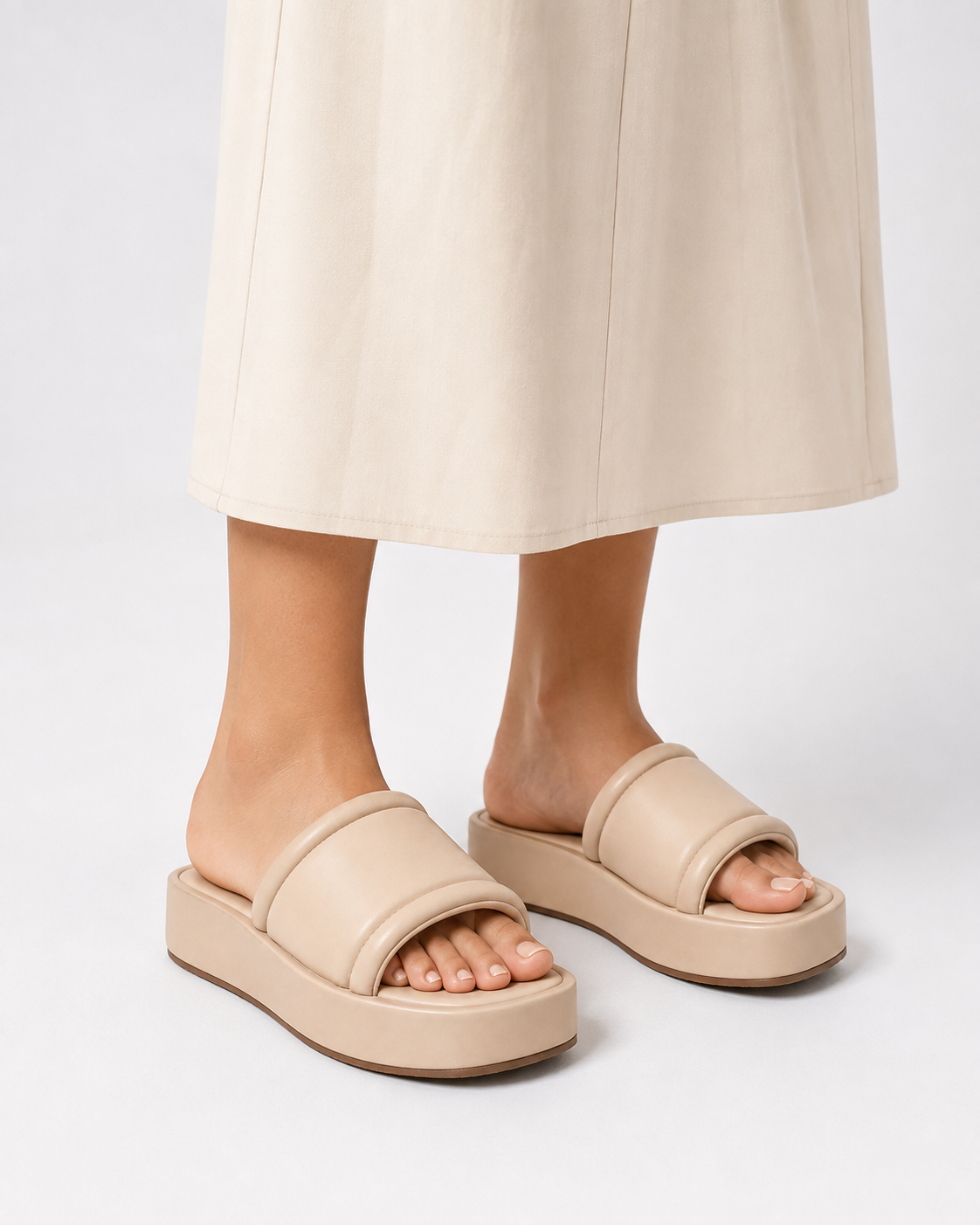 Kenneth Cole platform in beige