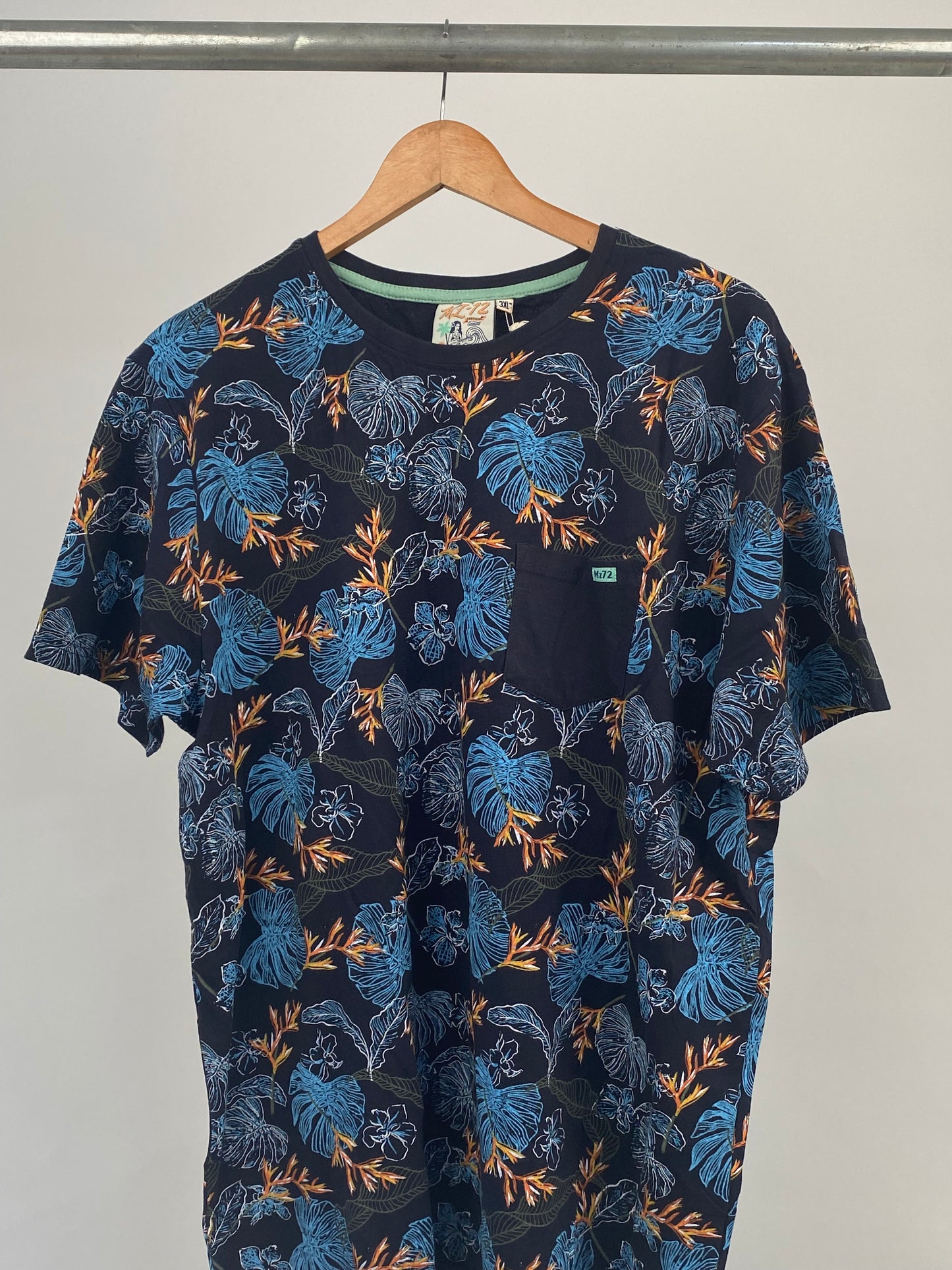 Tropical tee