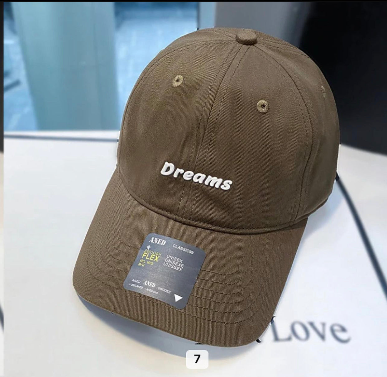 Dreams hat in brown