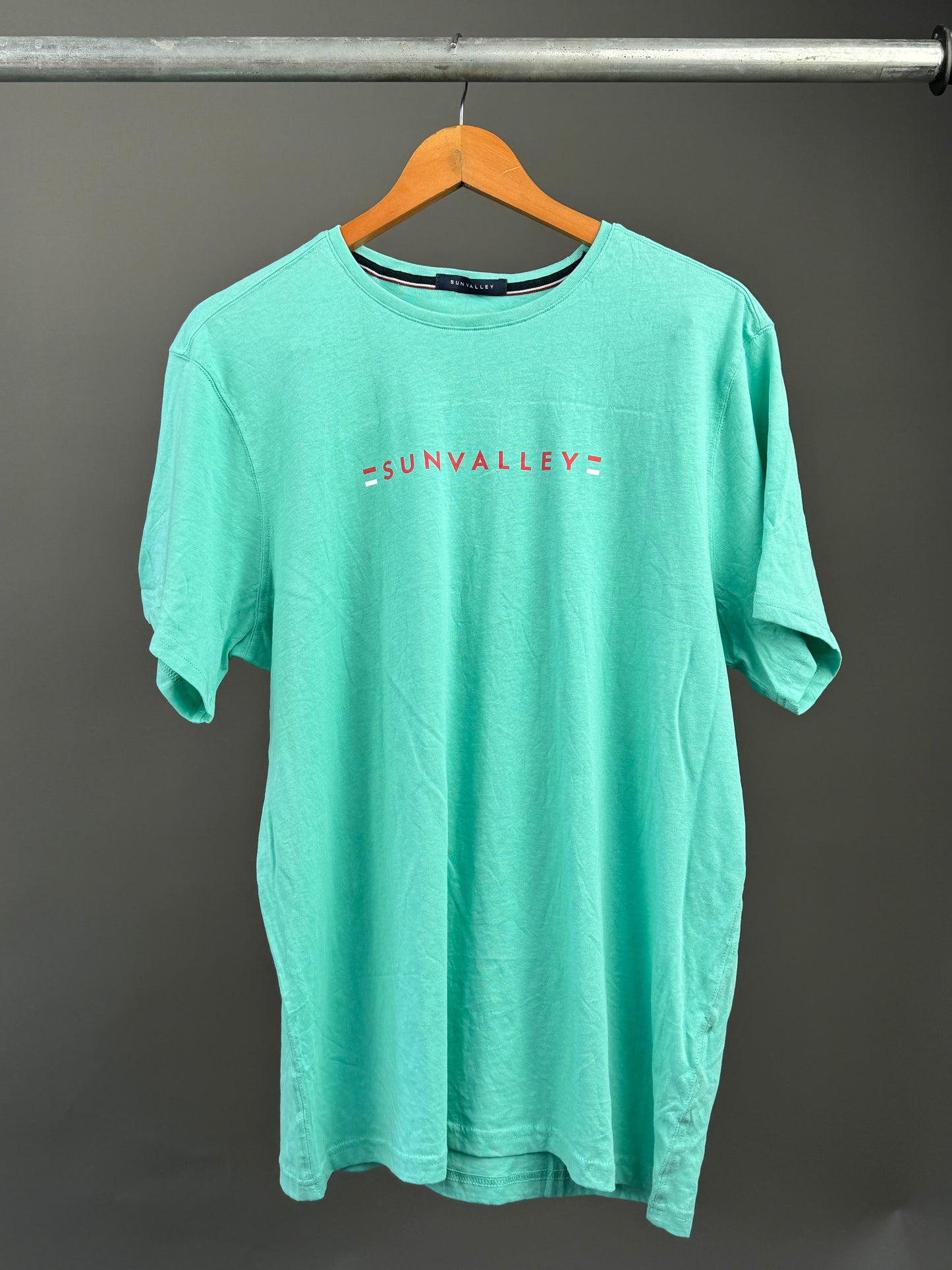 Sun valley tee