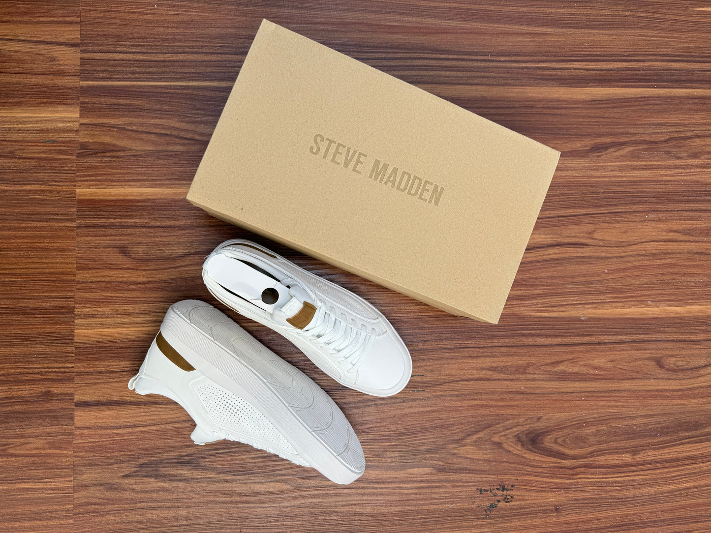 Steve Madden sneakers Z010