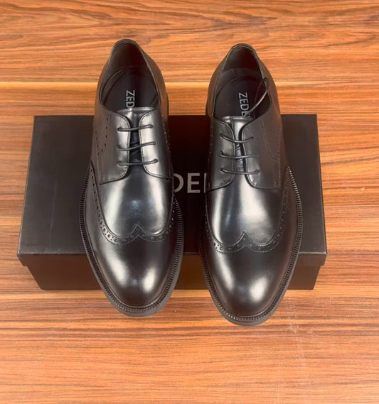Zedek brogue shoe in black