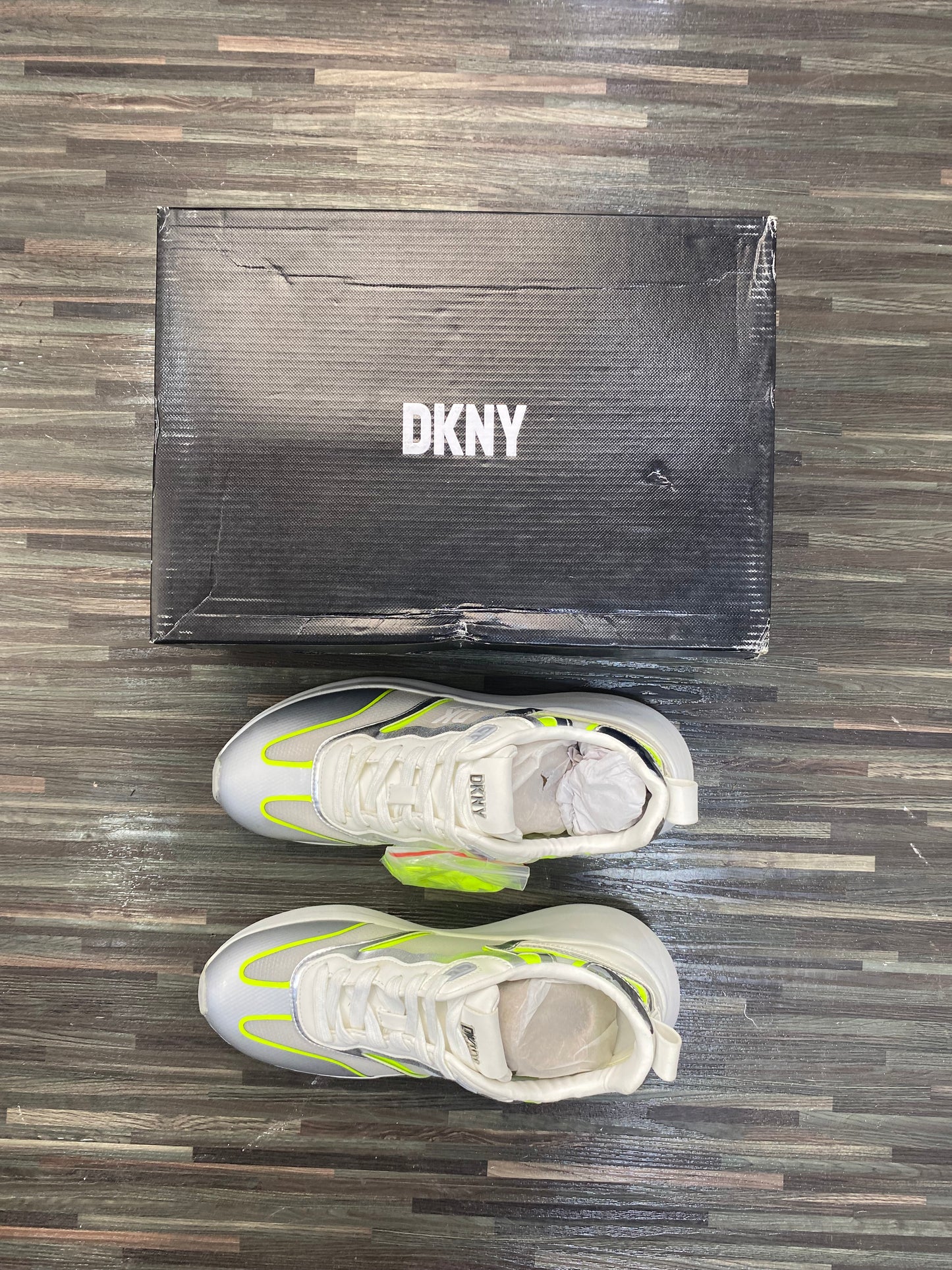 DKNY sneakers Z085