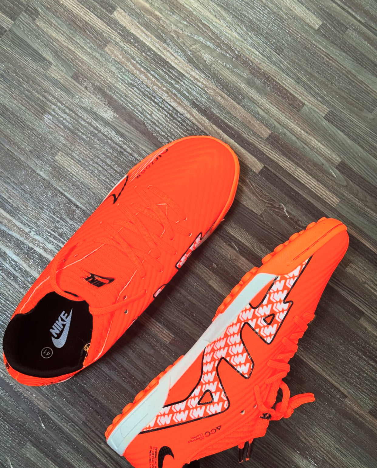 Studless football boot