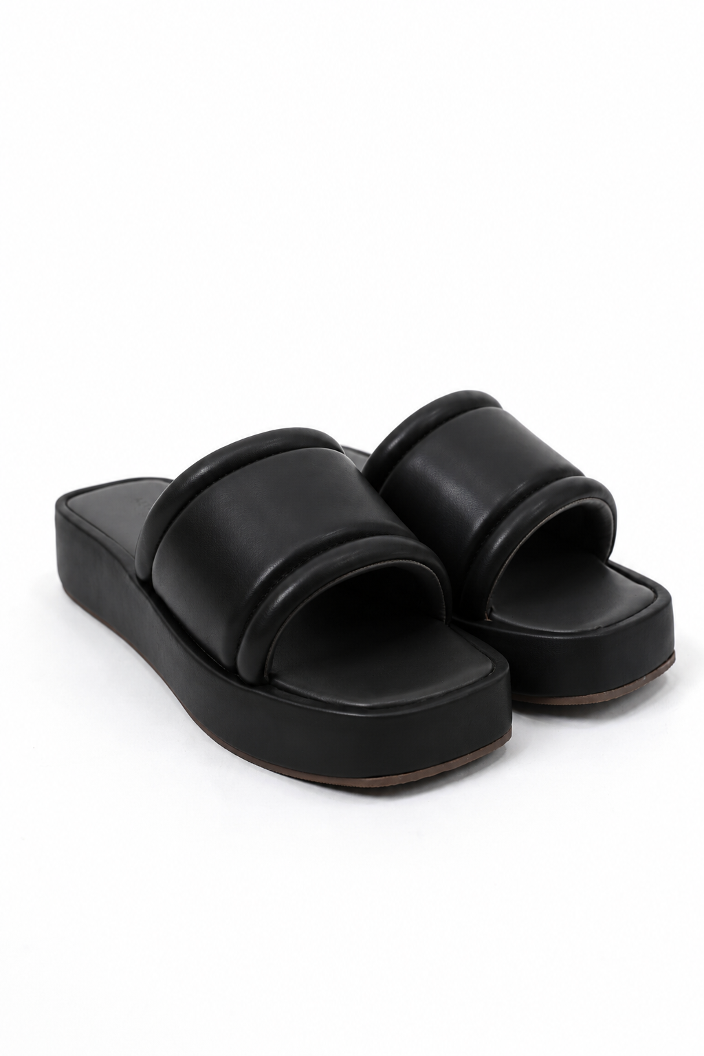 Kenneth Cole platform in black