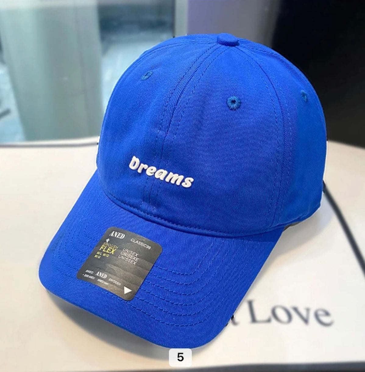 Dreams hat in blue