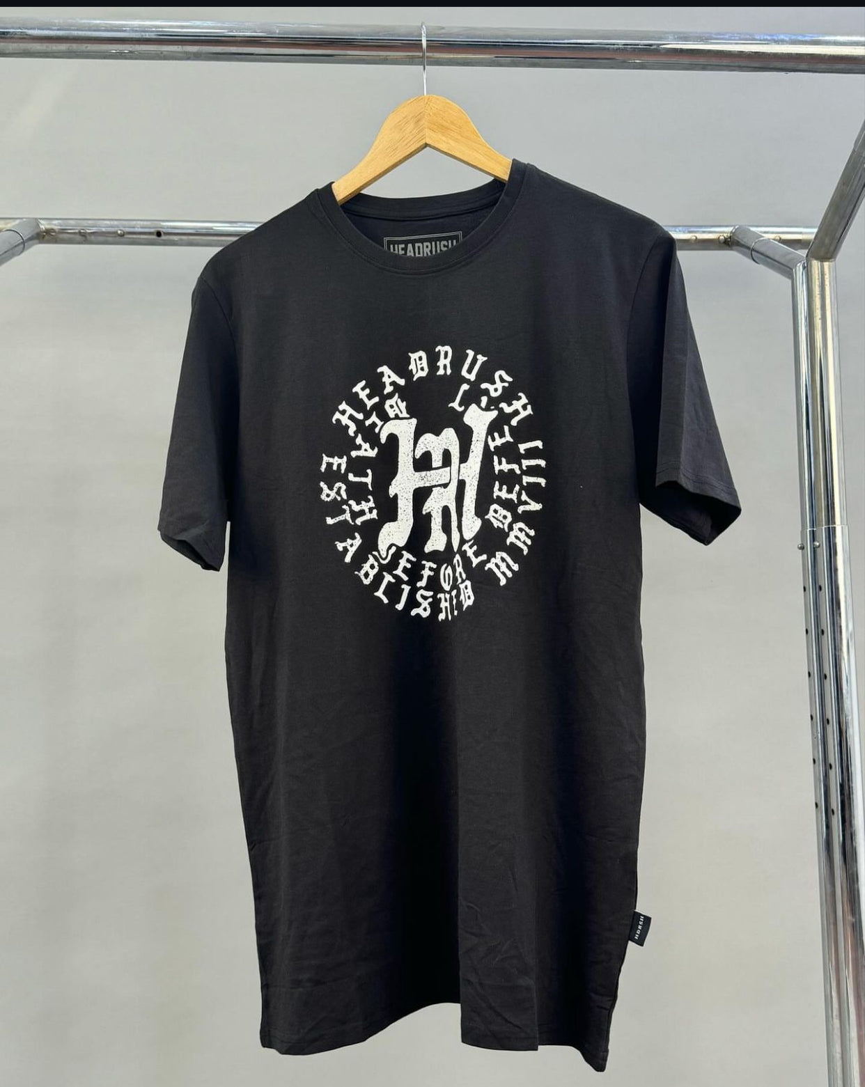 Head rush tee in black