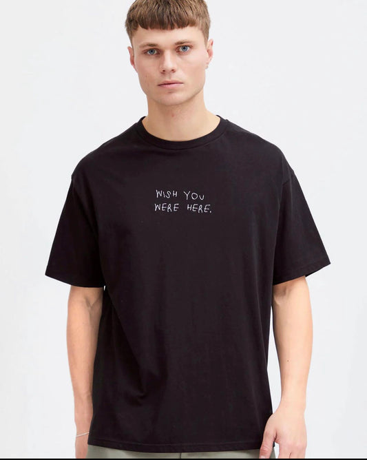 !Solid WISH YOU WERE HERE T-shirt in black