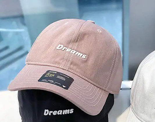 Dreams hat in peach