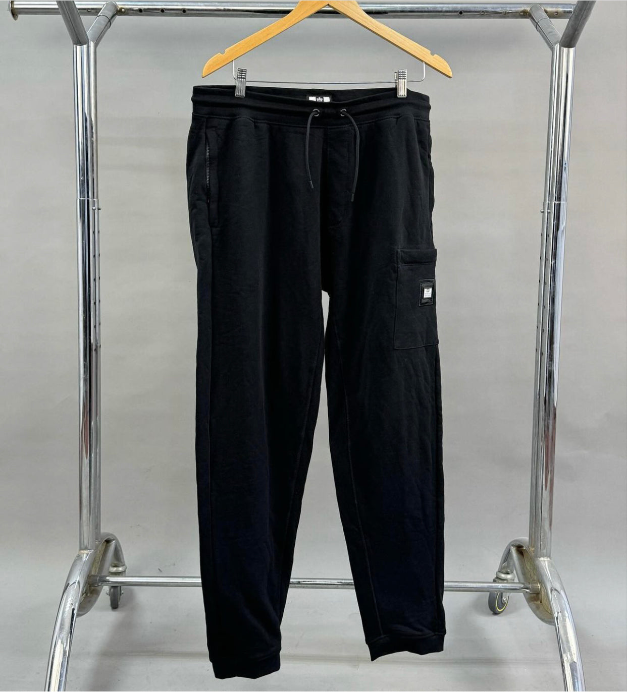 Weekend offender jogger pant in black