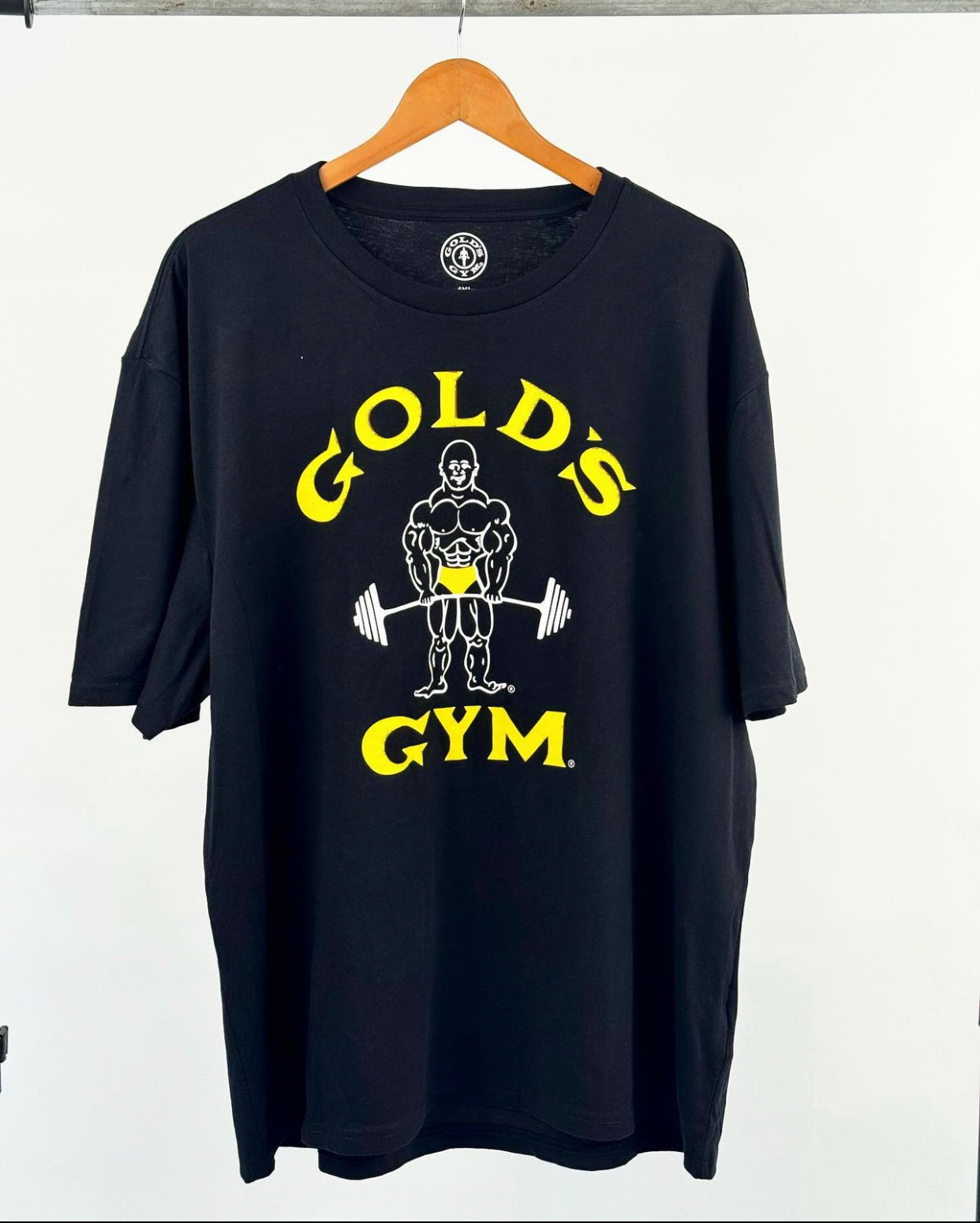 Golds gym tee in black