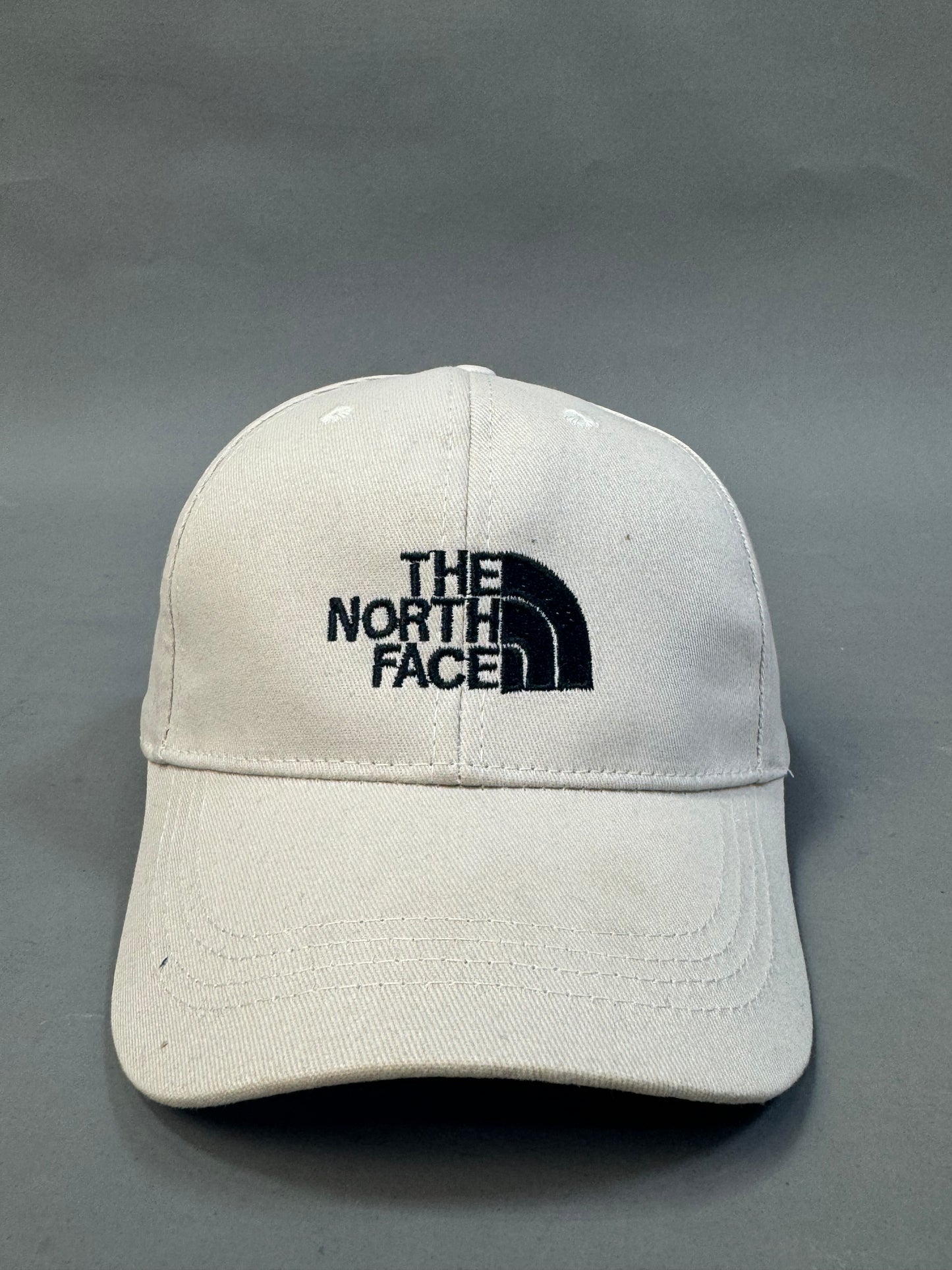 The North Face hat in carton colour