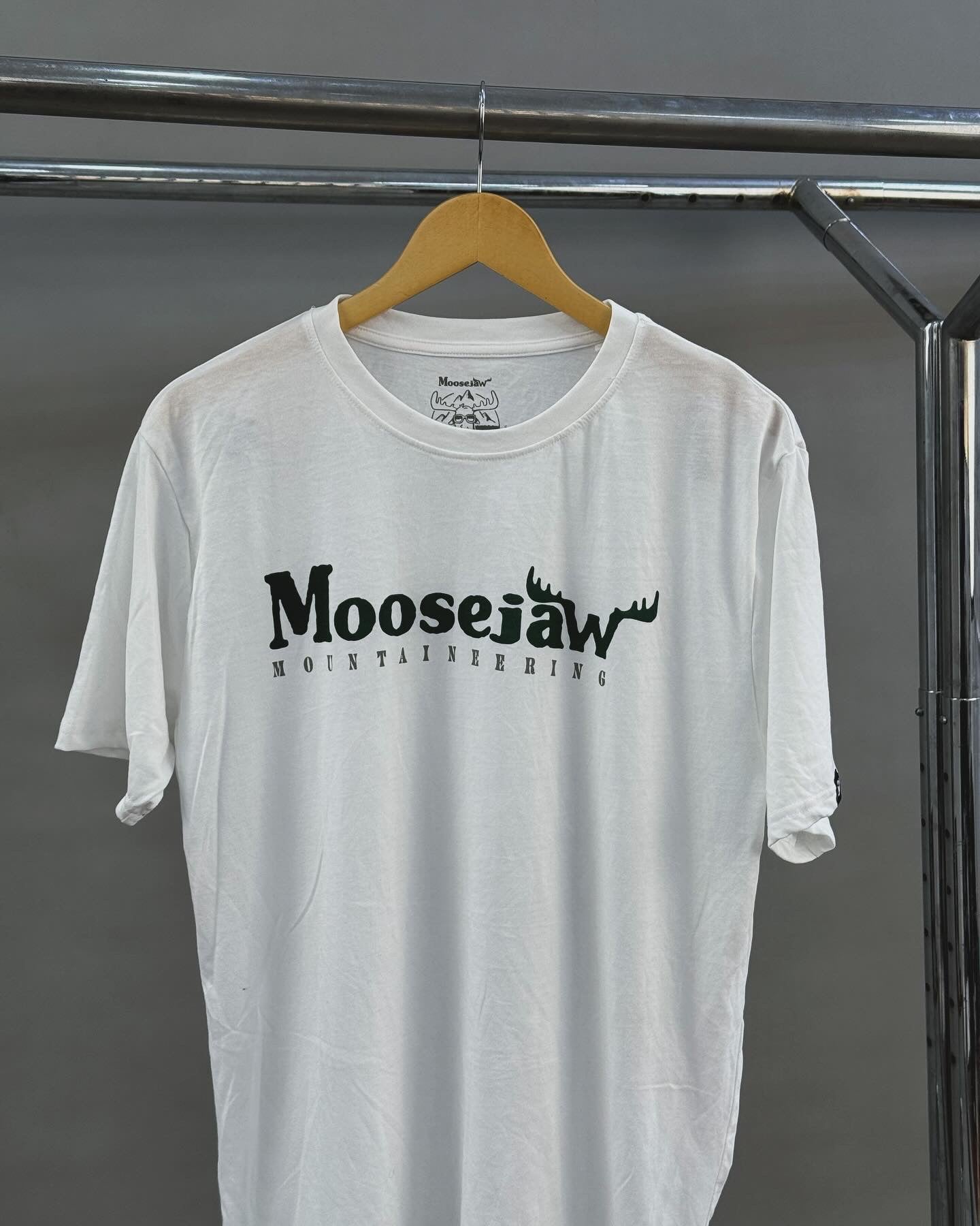 Moosejaw  tee