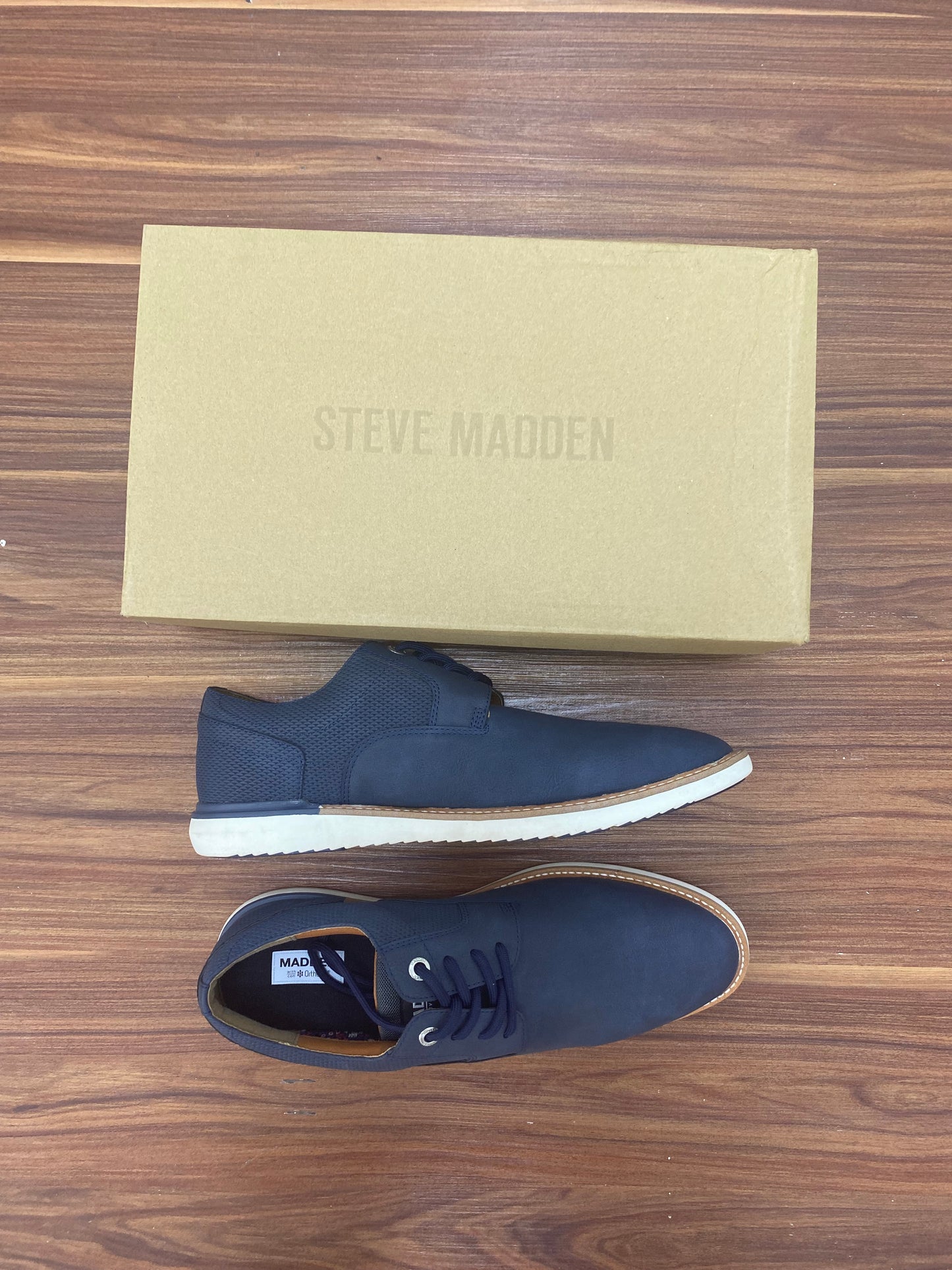 Steve Madden shoe Z078i