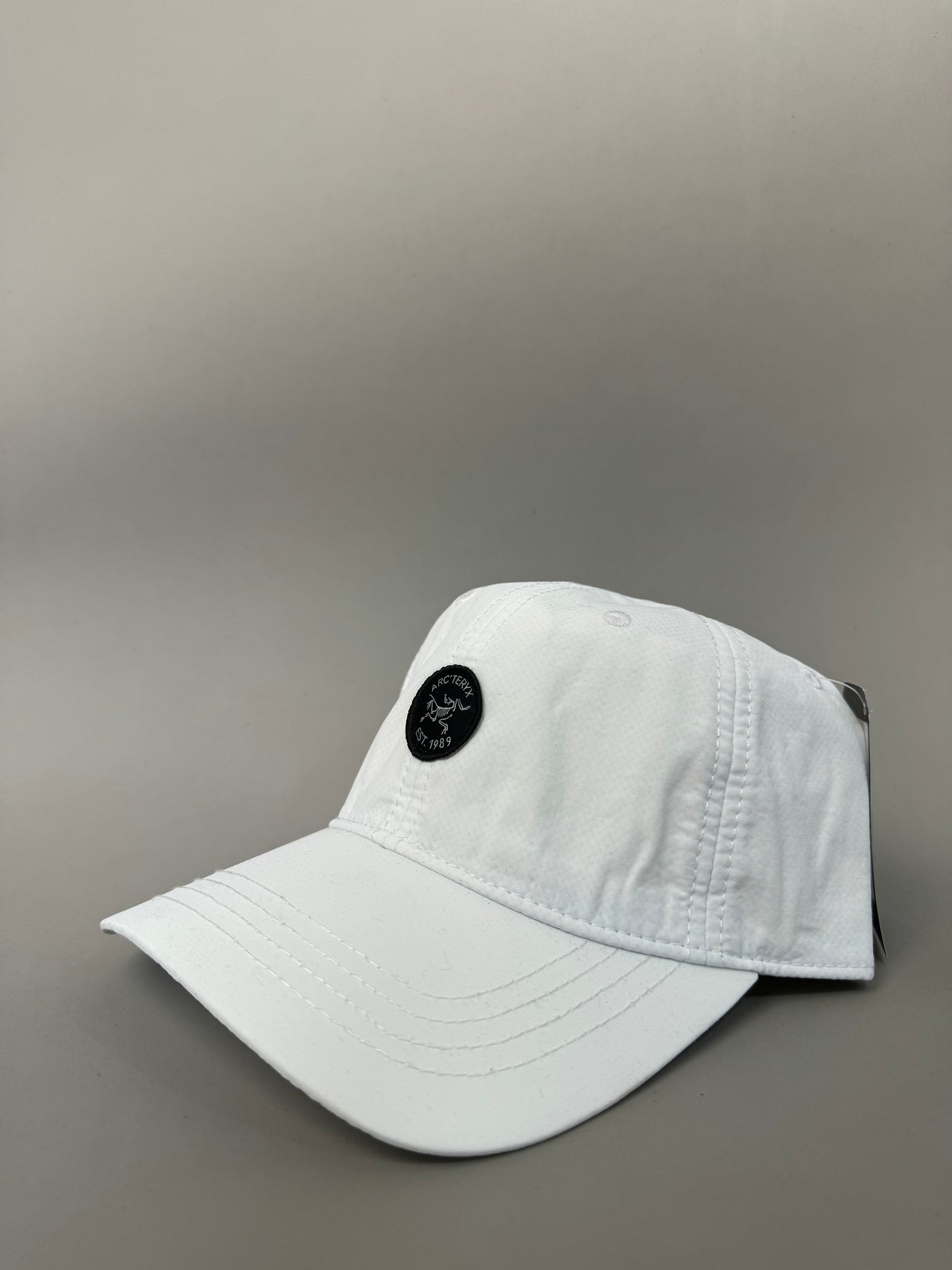 Arcteryx hat white