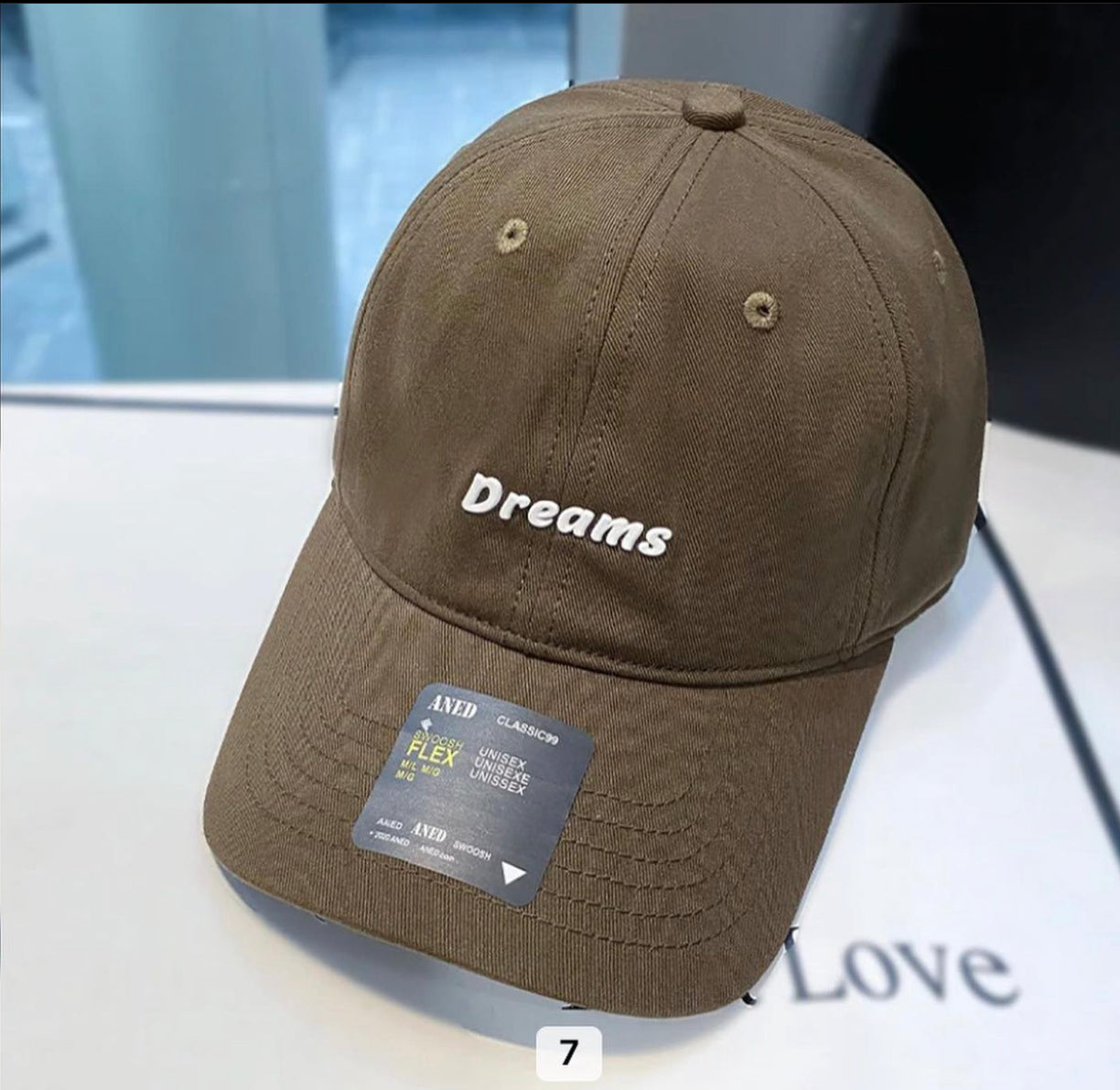 Dreams hat in brown