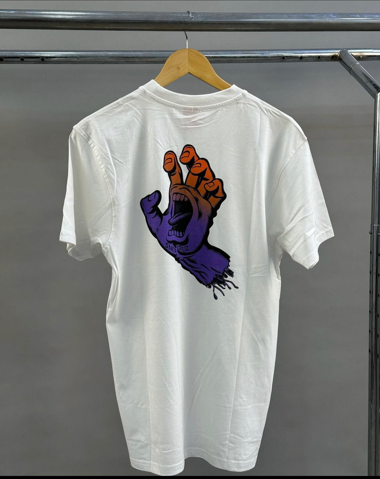 Santa Cruz bogus hand tee