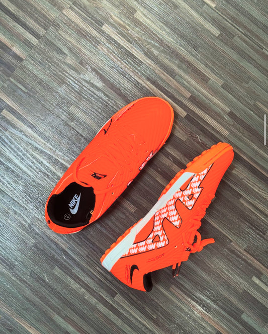 Studless football boot