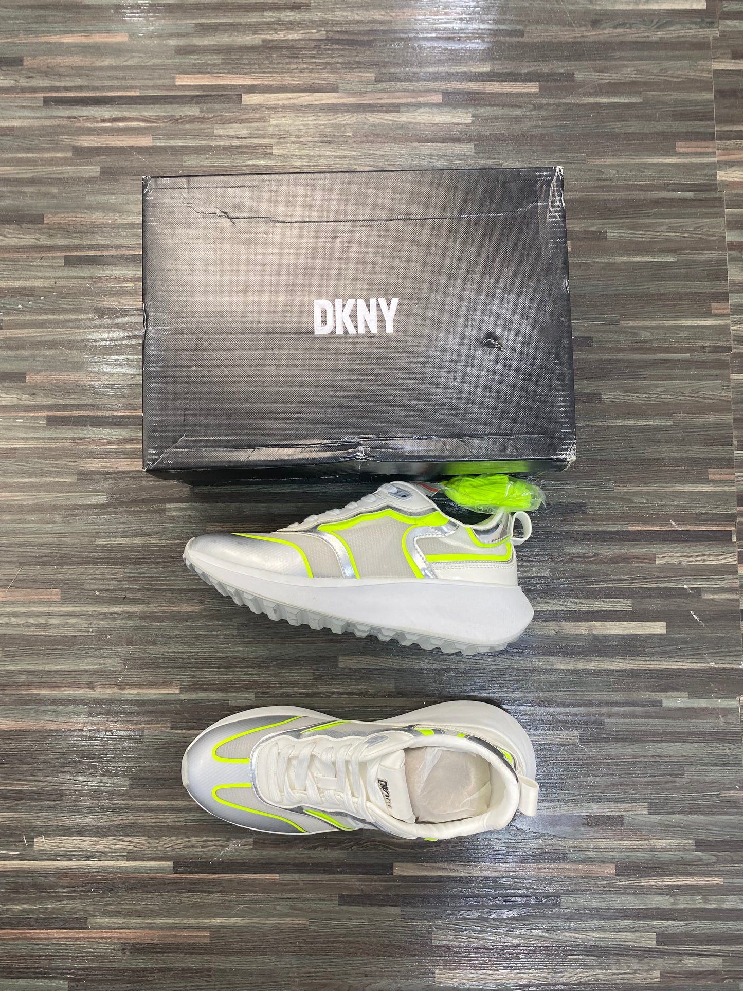 DKNY sneakers Z085