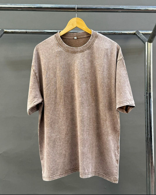 Acid wash tee in brown