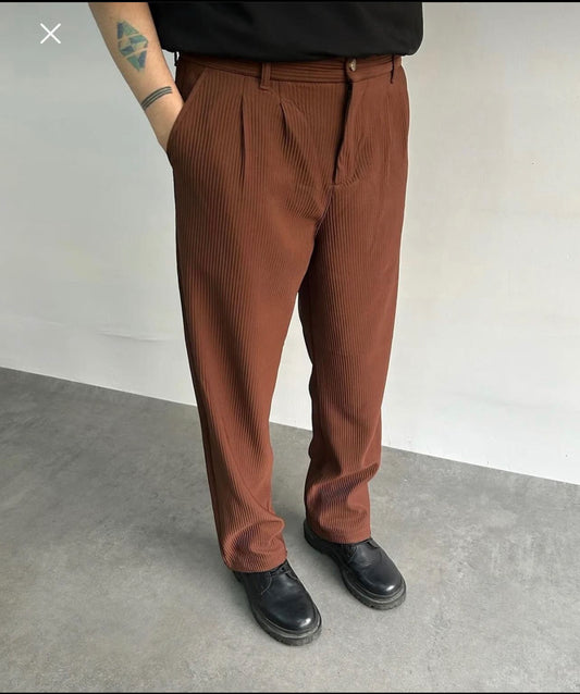 Frabicland pleated pant in dark brown