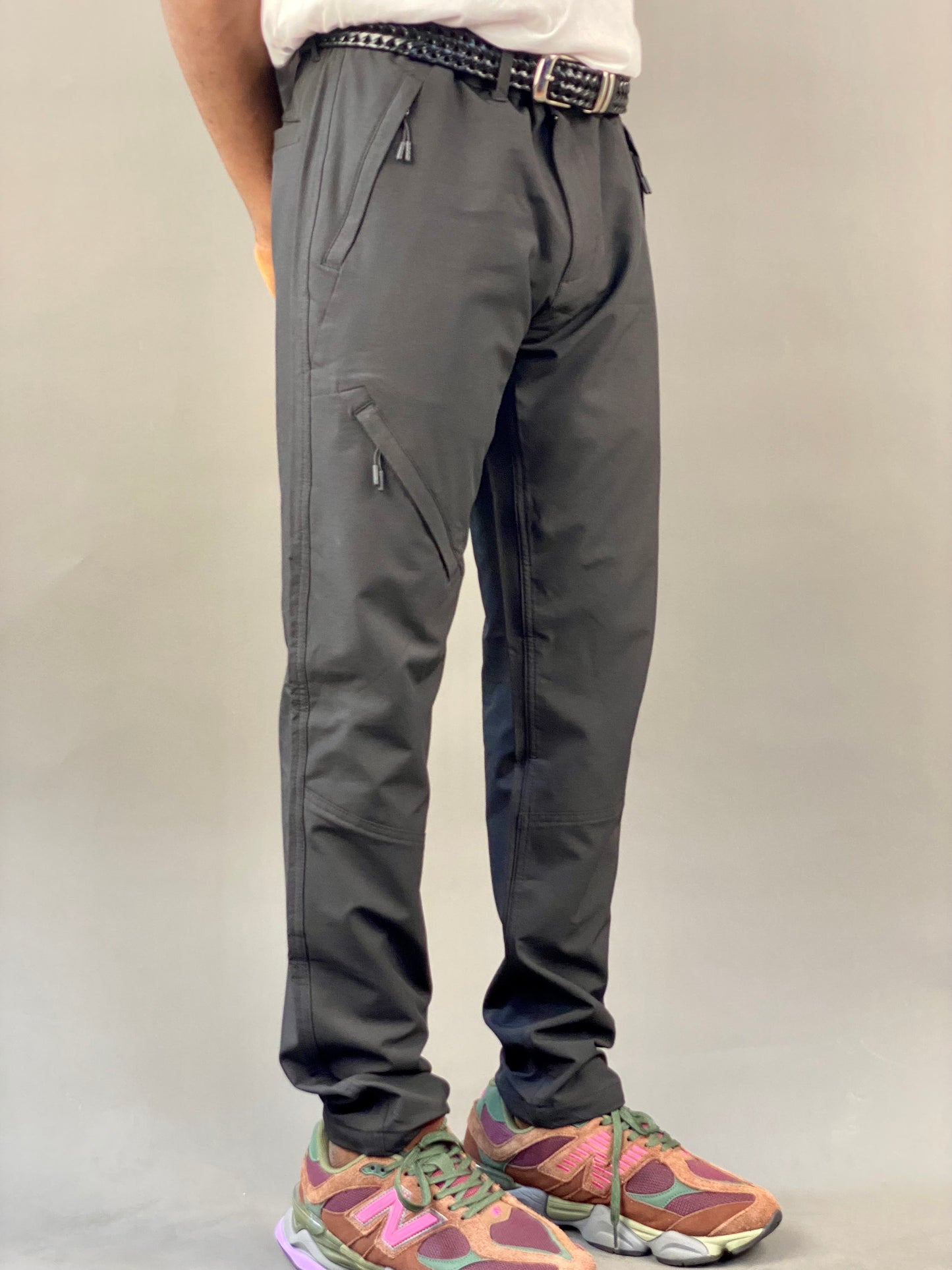 Easy tapered fit pant in black