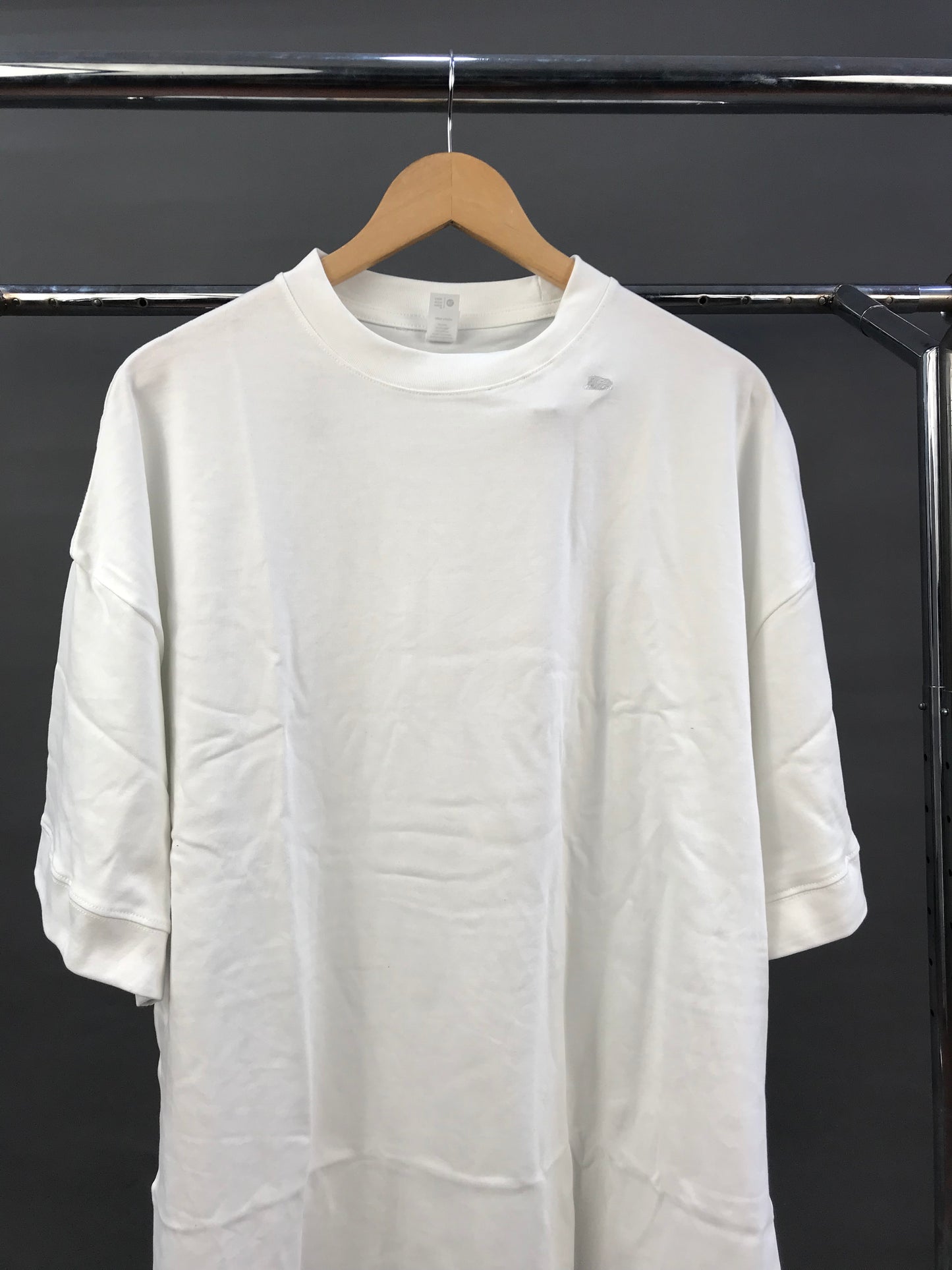 280gsm ripped oversized plain tee in white