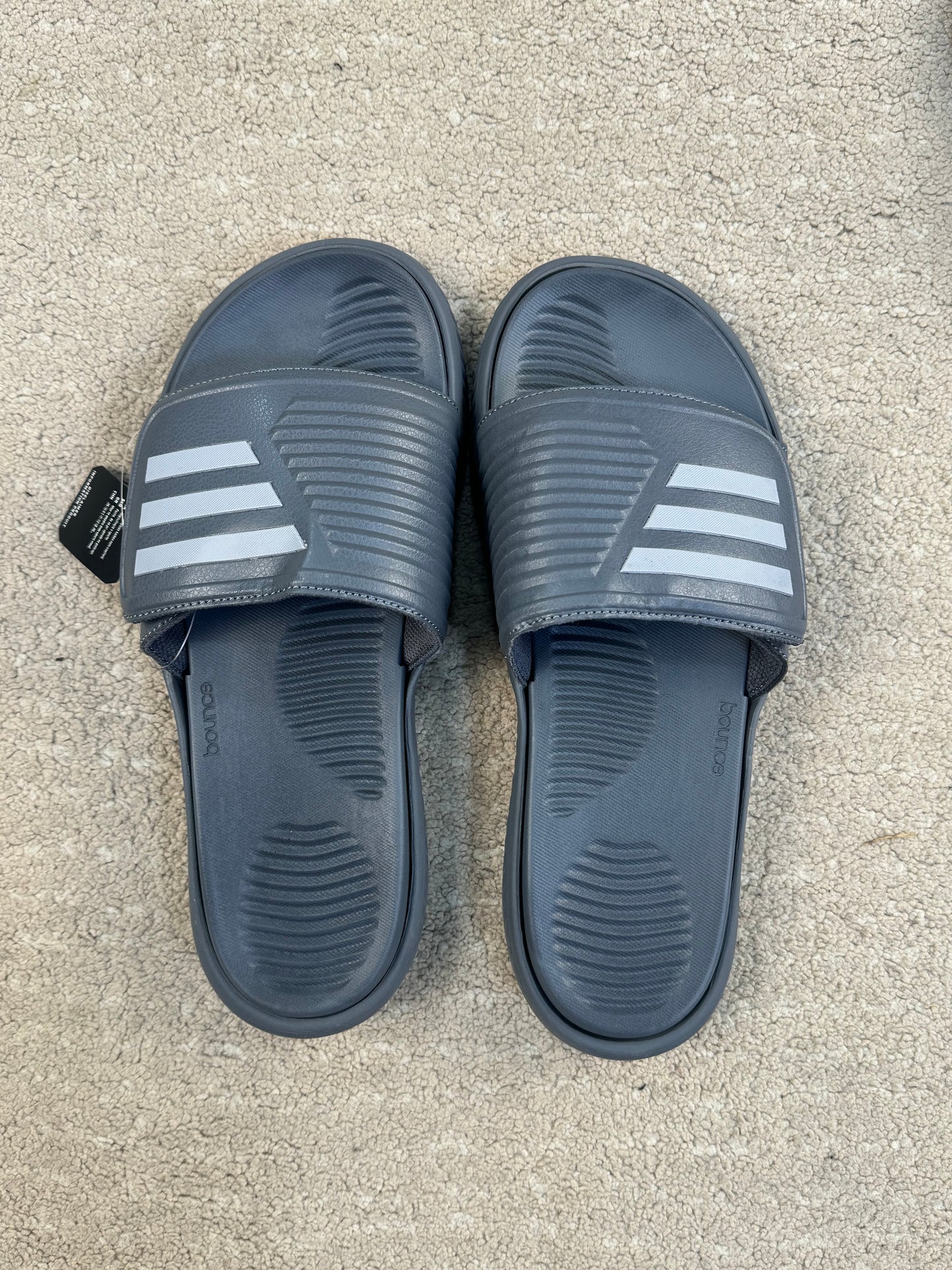 Alpha bounce slide in grey